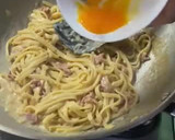 Foto langkah ke 5 dari resep Fettuccine Carbonara.