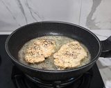 Foto langkah ke 2 dari resep Baked Chicken with Mushrooms, Spinach & Red Bell Pepper.