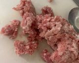 รูปขั้นตอนการทำที่ 2 ของ หมูก้อนทอดใส่มันกุ้ง ในหม้อทอดไร้น้ำมัน