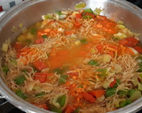 Foto del paso 4 de la receta: Fideos con butifarra y chorizo