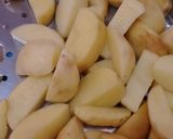 A picture of step 1 of Aloo ka pattagobhi ki sabji.