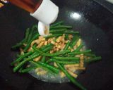 Foto langkah ke 4 dari resep Tumis Kacang Panjang dan Tempe.