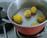 Foto langkah ke 1 dari resep Perkedel kentang ayam simple.