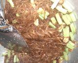 Foto langkah ke 5 dari resep Sohun Buncis Kecap.