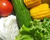 Foto langkah ke 1 dari resep Salad Sayur Telur Rebus.