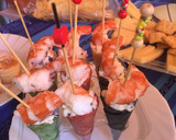 Foto del paso 4 de la receta: Conos de hojaldre rellenos de cóctel de langostinos 🦐