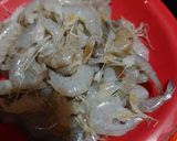 Foto langkah ke 1 dari resep Udang Saus Tiram.