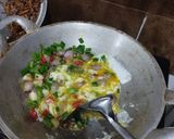 Foto langkah ke 4 dari resep Oseng Bawang Telur.