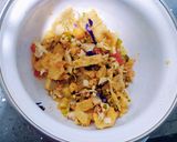 મકાઈ ખીચીયા સ્પાઉટેડ સલાડ(Corn Papad Sprouts Salad Recipe In Gujarati) રેસીપી સ્ટેપ3ફોટો