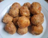 A picture of step 4 of Yam balls.