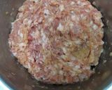 รูปขั้นตอนการทำที่ 1 ของ ข้าวหุงหมูสับทรงเครื่องโรยต้นหอมน้ำมันงา (ねぎラー油炊き込みご飯)