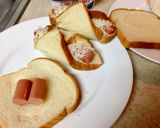 Hình bước làm 3 của món Sandwich cuộn xúc xích phô mai