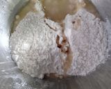 Gambar langkah 11 resipi Karipap Pusing.