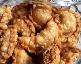 Foto langkah ke 5 dari resep Pastel Abon | Pastel Mini Kering.