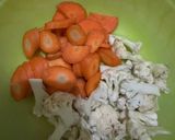 Foto langkah ke 1 dari resep Tumis sayur telur dan sosis.