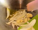 Foto langkah ke 2 dari resep Ayam Kecap Mentega Simple.