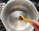 A picture of step 1 of Bhindi pyaz fry recipe.