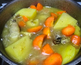 Foto langkah ke 3 dari resep Kare Ayam dan Sayuran.