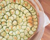 Une image de l'étape 4 de Tarte fine aux courgettes.