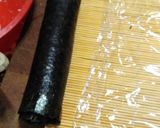 Foto langkah ke 4 dari resep Simple Sushi Roll.