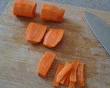 A picture of step 1 of Carrot Gomamiso Kinnpira - Japanese #vegan.