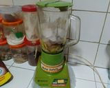 Foto langkah ke 2 dari resep Avocado Ice Float.