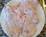 Foto del paso 2 de la receta: Pechugas de pollo a la mostaza con salsa de cebolla