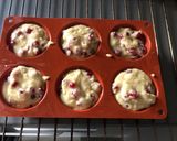 Une image de l'étape 5 de Muffins aux groseilles.