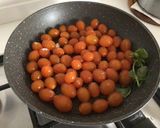 Foto del passaggio 3 della ricetta Fusilloni con mazzancolle, datterini gialli, pesto di basilico e San Daniele croccante