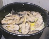 A picture of step 3 of Hilsha/Elish Polau.