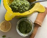 Foto del paso 9 de la receta: Pesto de albahaca y piñones, en el mortero