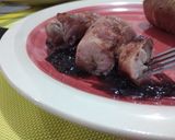 Foto del paso 4 de la receta: Rollitos de cerdo en salsa de arándanos con vino tinto