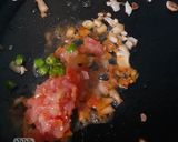 A picture of step 2 of Egg Qeema Burger.