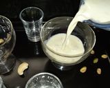 A picture of step 3 of Kaju pista shake.