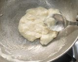 A picture of step 3 of Creamy white sauce with roasted bread.
