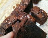 Foto langkah ke 10 dari resep Chewy Sinny Brownies Mudah no mixer.