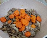 Foto langkah ke 3 dari resep Tumis Buncis Jamur Champignon.