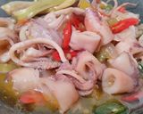 Foto langkah ke 6 dari resep Tumis Cumi Asin.