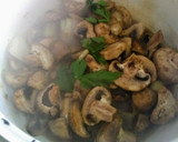 Foto del paso 2 de la receta: Crema de champiñones fácil! 🍄