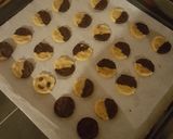 A picture of step 7 of Tryout cookies vanilla/chocolate.