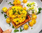 A picture of step 5 of Tumeric Scrambled Eggs.