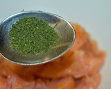 Foto del paso 5 de la receta: Onigiris de salmón fáciles en microondas
