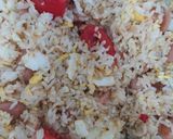 Foto langkah ke 4 dari resep Nasi Goreng Telur Sosis.