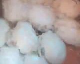 Hình bước làm 2 của món Trứng vịt lòng đào ngâm trà đen