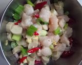 Foto langkah ke 3 dari resep Soup Ayam Sosis.