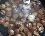 Foto langkah ke 1 dari resep Kerang saos lada hitam.