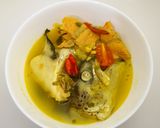 Foto langkah ke 5 dari resep Sop Kepala Ikan Salmon.