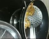 A picture of step 4 of Kuttu ke pakore.