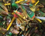 Foto langkah ke 6 dari resep Kerang Hijau Kuah Bumbu Kuning.