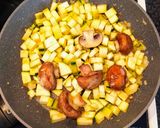 Foto del paso 5 de la receta: Nidos de calabacín, portobello y langostinos